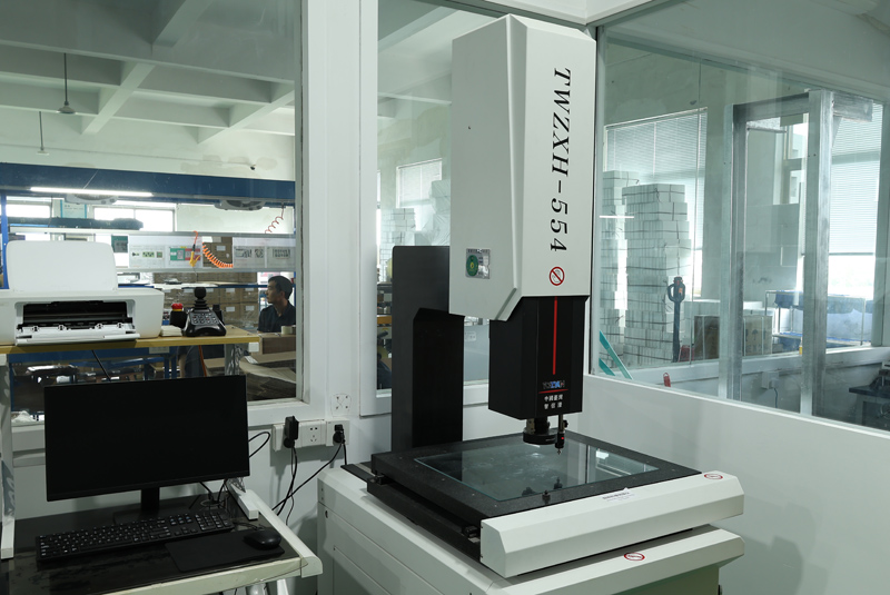 Automatic Image Measuring Instrument
